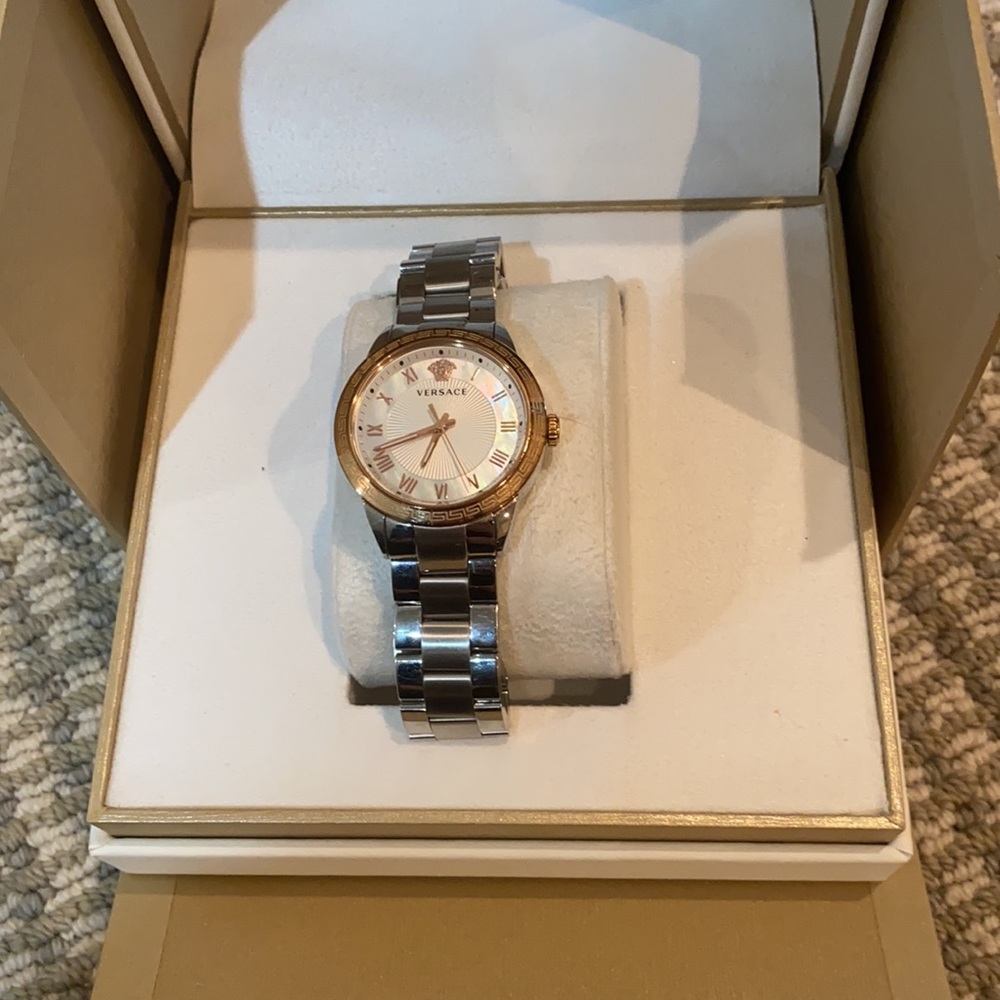Authentic Versace NWT - Picture 11 of 13